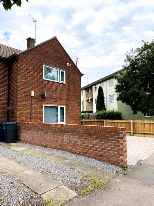 Modern Flat Near Train Station With Free Parking CBG Exterior foto